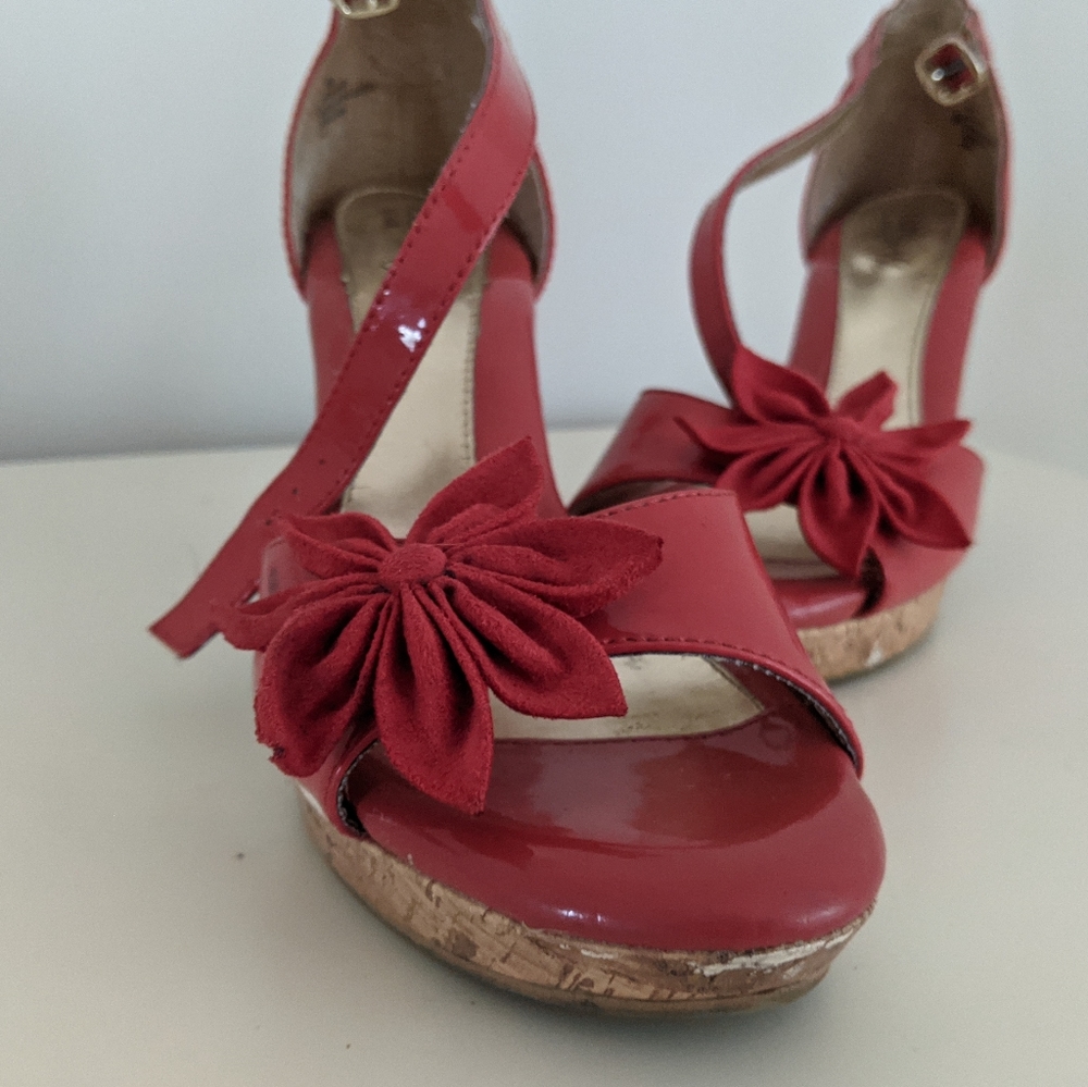 Euro Sofft Red Floral Cork Heels